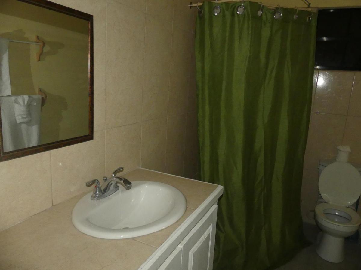 Southern Haven Guesthouse Laborie Екстериор снимка