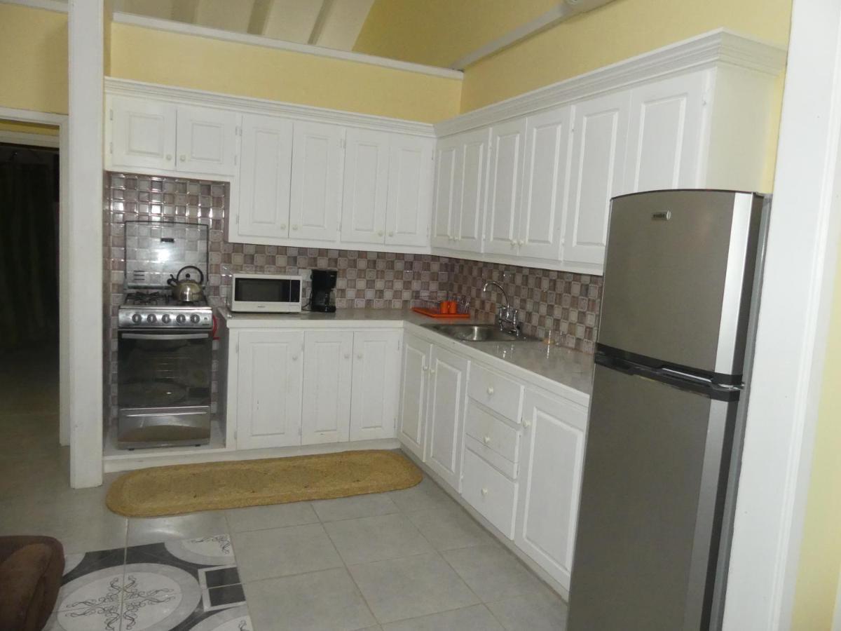 Southern Haven Guesthouse Laborie Екстериор снимка