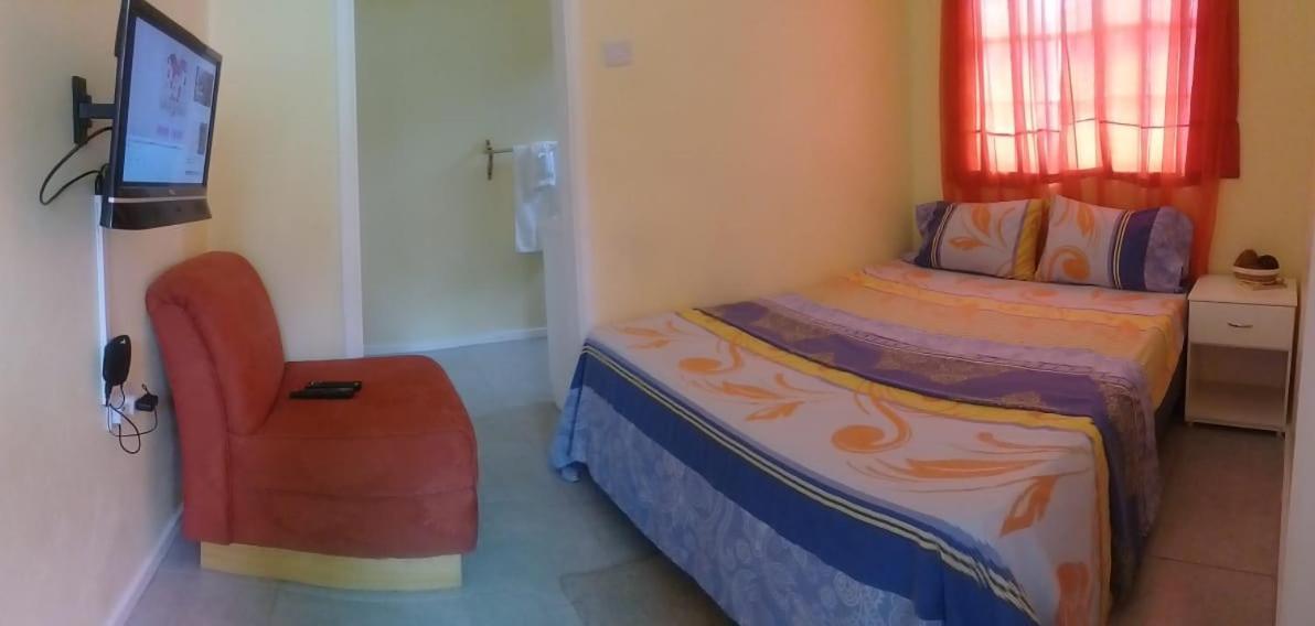 Southern Haven Guesthouse Laborie Екстериор снимка